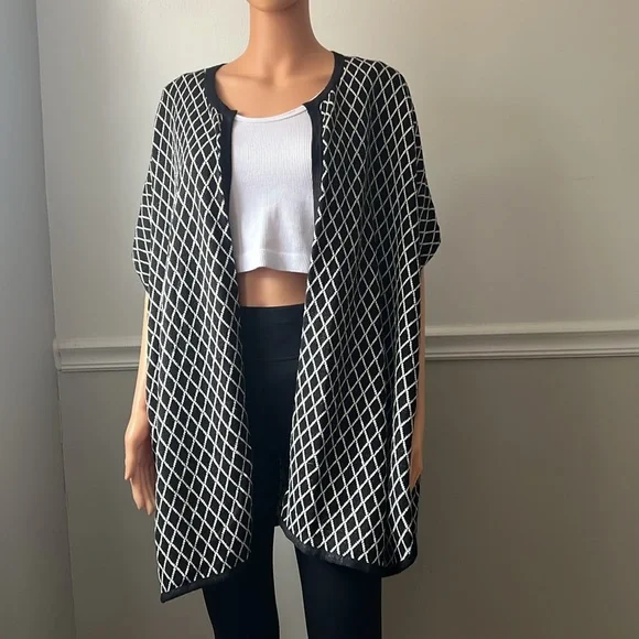 Chicos Black White Patterned Poncho Cardigan - Picture 3 of 15